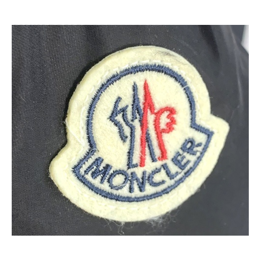 Moncler Cinched-Waist Down Jacket with Fur-Trim Hood - Black