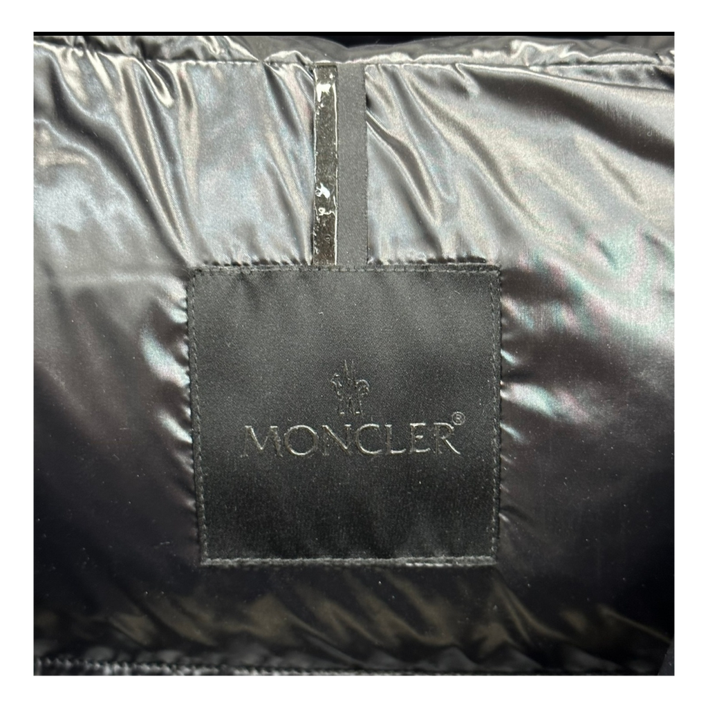 Moncler Tonal-Logo High-Collar Down Jacket - Black